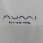 κεντημένα-σεντόνια-ξενοδοχείου-με-branding-numi-mykonos-nani-nani-home