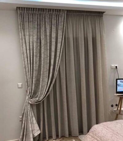 κουρτίνα-με-ραφή-λάμδα-τοποθετημένη-σε-σπίτι-στη-θεσσαλονίκη