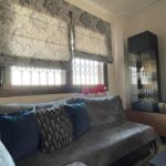 κουρτίνες-roman-τοποθετημένες-σε-σαλόνι-στη-θεσσαλονίκη