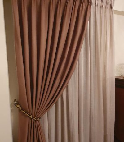 κουρτίνες-σαλονίου-τοποθετημένες-σε-σπίτι-από-το-nani-nani-home