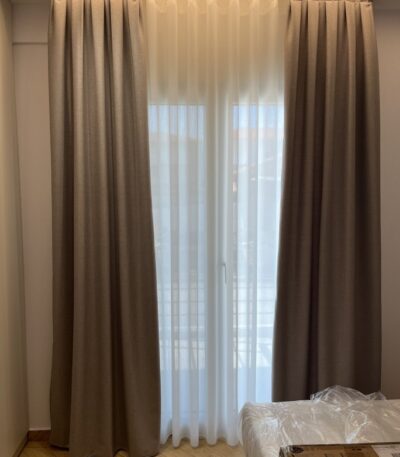 κουρτίνα-ριντώ-σε-παράθυρο-στη-χαλκιδική-από-το-nani-nani-home