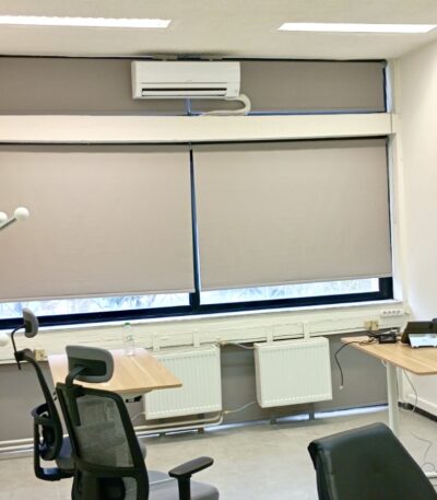 ρολοκουρτίνες-στην-θεσσαλονίκη-σε-γραφείο-τοποθετημένες-από-το-nani-nani-home