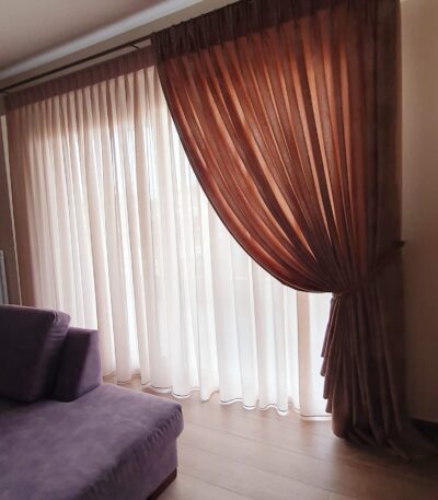 φτηνές-κουρτίνες-στη-Θεσσαλονίκη-σε σαλόνι-στο-nani-nani-home