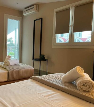 ρόλλερ-χωρίς-τρύπημα-τοποθετημένα-σε-airbnb-κατάλυμα-από-το-κατάστημα-nani-nani-home